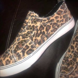 Blowfish leopard sneakers woman’s